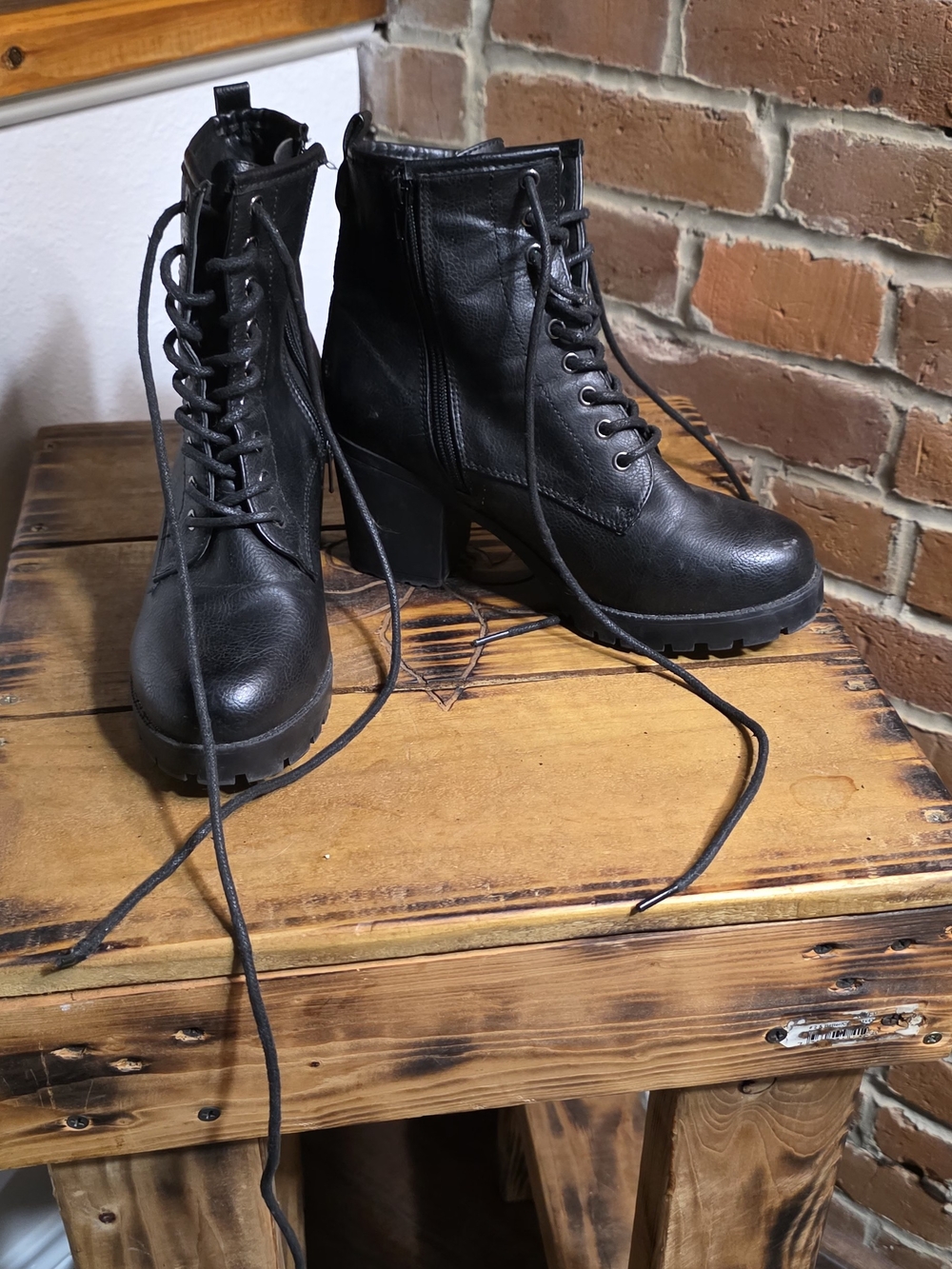 Zigi Soho Kourtlan Black Chunky Block Heel Combat Lace Up Ankle Boots US 6.5